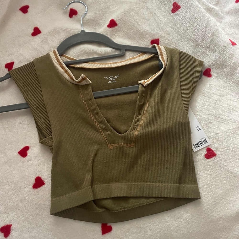 BDG Go for gold crop top